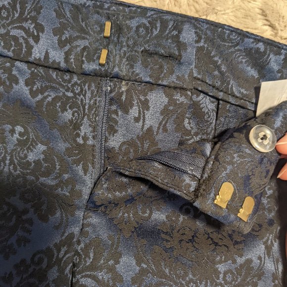 Old Navy Pixie Pants - Picture 2 of 8